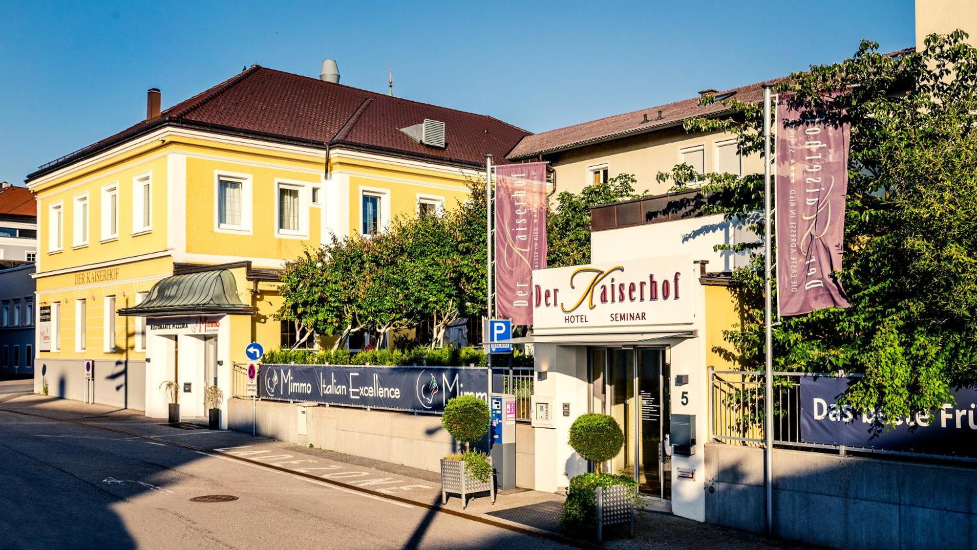 Der Kaiserhof Ried Ried im Innkreis Buitenkant foto