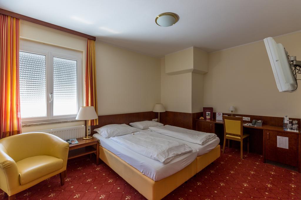 Der Kaiserhof Ried Ried im Innkreis Buitenkant foto